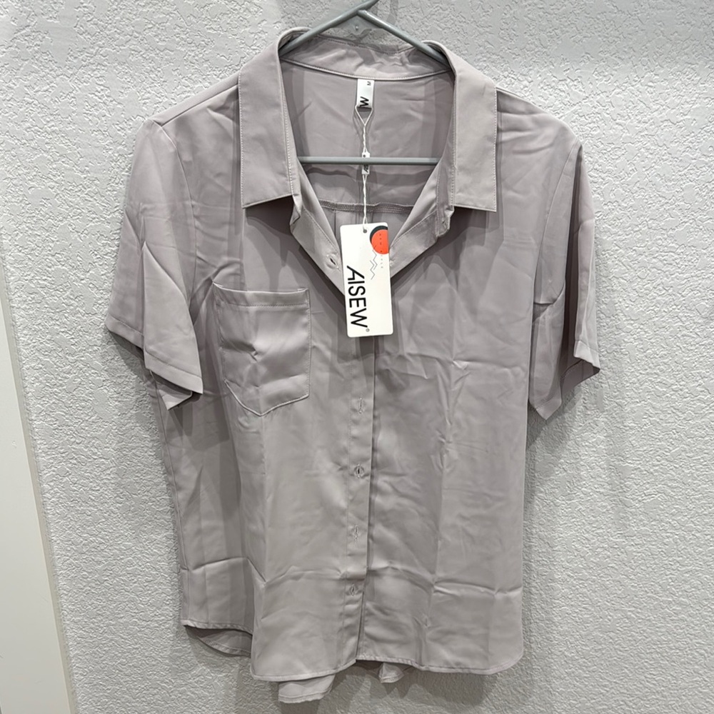 NWT Women’s Light Grey Blouse-M